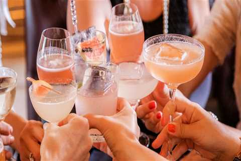 The Best Pubs For Happy Hour In Sarasota, Florida