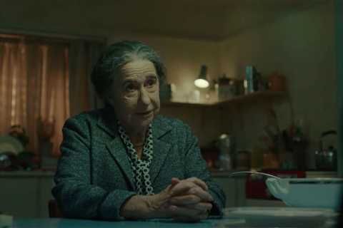 HELEN MIRREN DISAPPEARS IN ‘GOLDA’