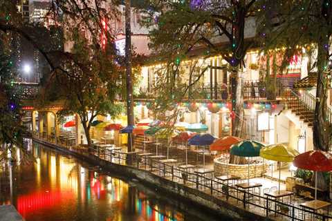 Where to Find a Designated Smoking Area at a Country Bar in San Antonio, Texas