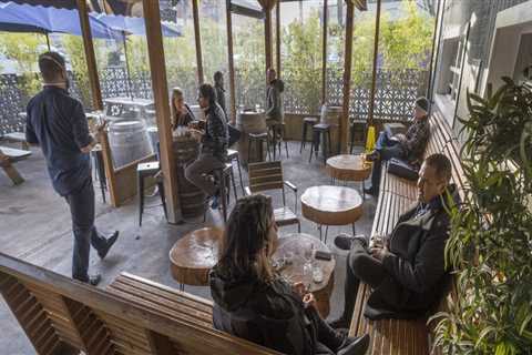 Stay Warm and Cozy: The Best Bars in Western Washington with Outdoor Heaters