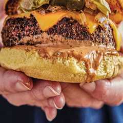 How Central Texas Burger Culture Helps New Residents Feel Connected Faster