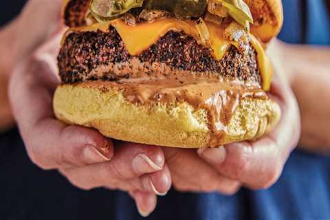 How Central Texas Burger Culture Helps New Residents Feel Connected Faster